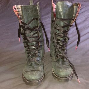 Women’s Doc Martens Triumph combat boot size 9